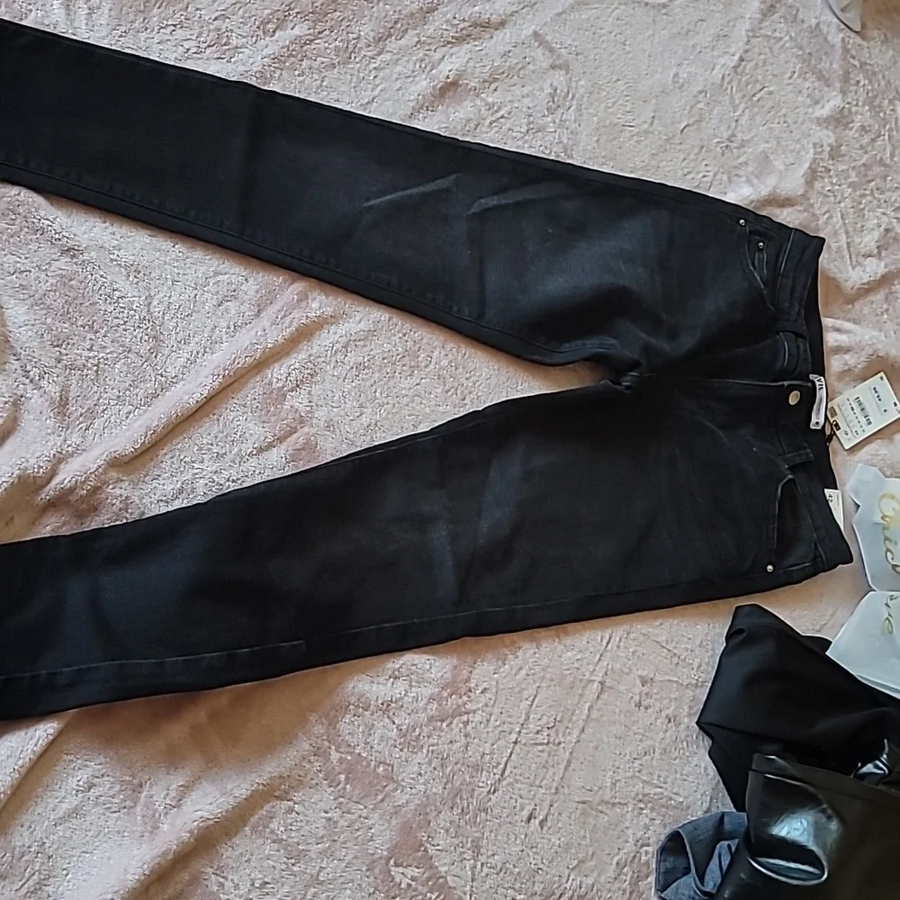Jeans - Picture 1 of 4